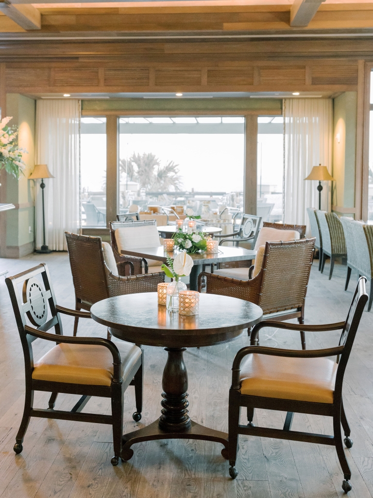 Image of a dining room